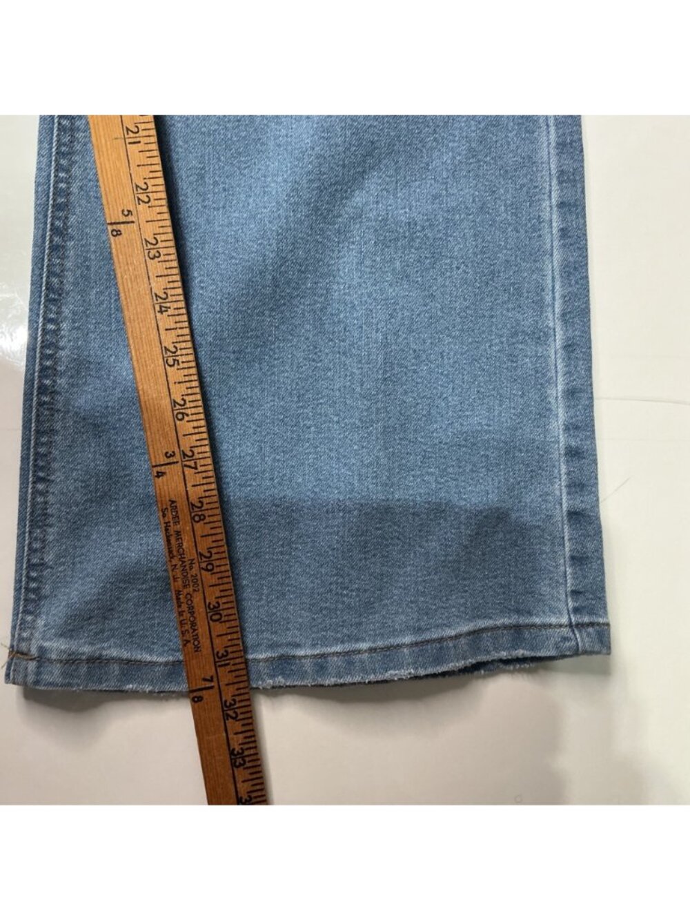 No Boundaries Jean Woman's Mid Rise Relax Flare Boot Cut Nobu Size 14 Light Wash - Picture 8 of 9